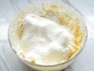 7、黄油曲奇,过筛低筋粉