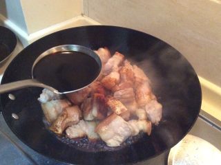 10、江湖中失传已久的红烧肉,一大勺生抽