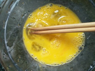 3、芝士泡面,搅拌均匀