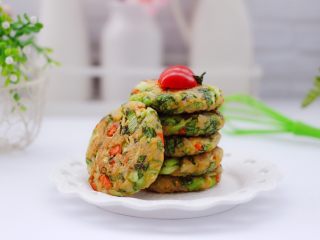 18、低脂杂粮谷物时蔬饼,成品一