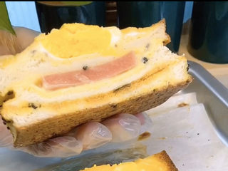 16、芝士火腿三明治,早餐来一份，足