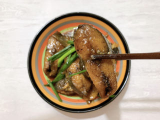 15、红烧鲅鱼,很香很下饭，刺少肉紧实。