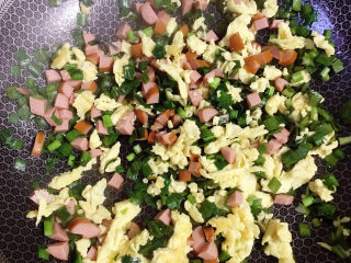 13、韭菜鸡蛋炒饭,拌匀