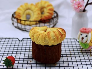 22、椰蓉奶香面包圈,成品一