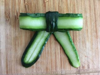 15、沙拉花束,摆在一起就是完整蝴蝶结了