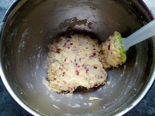 10、蔓越莓饼干,用刮刀拌均匀