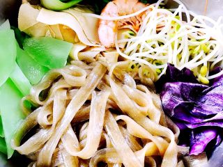 9、麻辣烫,这是焯好水的食材