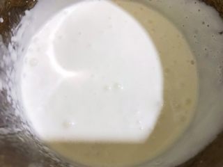 10、醇厚浓郁的巧克力慕斯蛋糕,淡奶油加入糖粉打至6成发