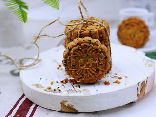 16、酥得掉渣的芝麻桃酥,我要开动了。