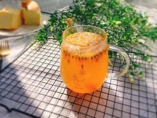 26、7寸中空戚风蛋糕（新手零失败）,泡一杯蜂蜜百香果水