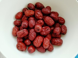 7、甑糕,准备红枣