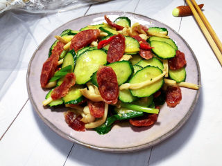 21、黄瓜炒香肠➕黄瓜白玉菇炒香肠,成品