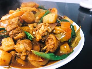 24、大盘鸡,土豆软糯，鸡肉很很入味