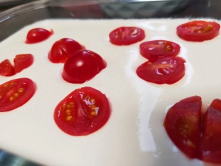 17、水果双皮奶????,放凉后加入圣女果