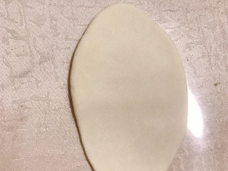 10、贝壳馒头（南瓜）,擀成牛舌状
