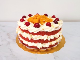 20、红丝绒水果裸蛋糕,红丝绒水果裸蛋糕做好了。