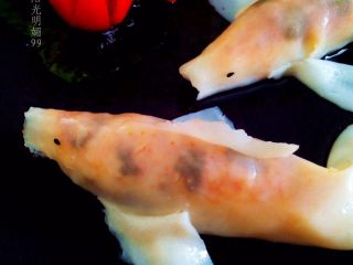 22、锦鲤寿司,圣女果“米”字切开点缀。