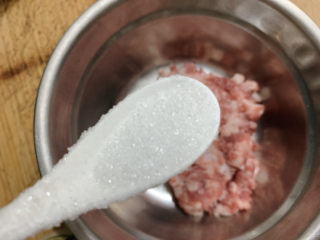 5、酿秋葵,少许糖