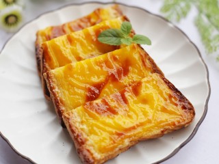 12、脆底芝士蜂蜜吐司,好吃到停不下来。