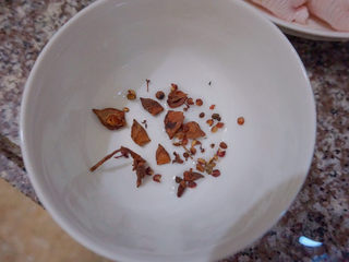 9、香辣卤鸡爪,八角和花椒