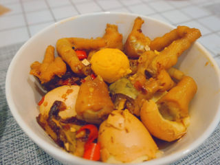 29、香辣卤鸡爪,香辣卤鸡爪就做好了,鸡爪超入味的