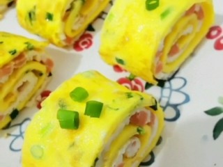 15、双色蛋卷,烙好的双色蛋卷