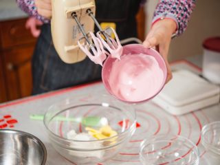 5、马卡龙,打至硬性发泡