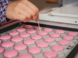 13、马卡龙,大气泡用牙签挑破