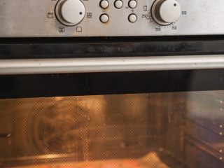 15、马卡龙,烤箱开热风模式，50度，吹10到15分钟