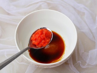 7、糖醋荷包蛋,2勺番茄酱。