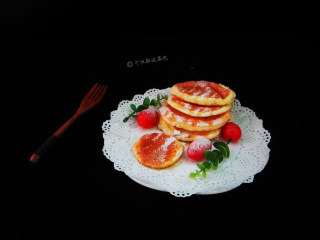 11、舒芙蕾松饼,加入喜欢的水果或冰淇淋或者蜂蜜果酱就好啦