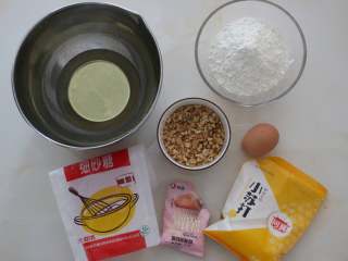 4、美味花生酥,准备好所有食材。