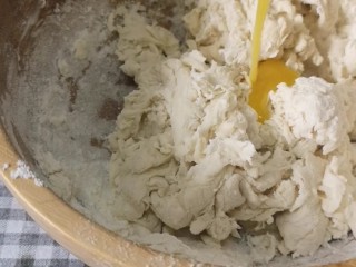 2、网红榴莲饼,加入黄油5g