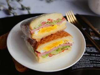 10、三明治～快手早餐,成品图。