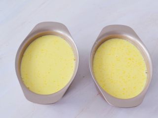 7、奶香布丁,再倒入烤碗中