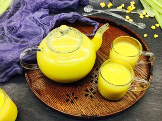 13、奶香鲜玉米汁（豆浆机版）,很想很想和我的同学们一起赏秋日的落叶的同时，每人手捧着一杯热气腾腾的香喷喷的玉米汁饮，哦，应该是每个人都戴着手套……