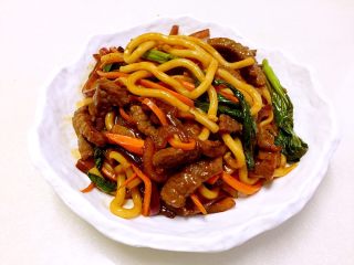 10、茄汁牛柳烩面＋#面条变身计划#,出锅喽，喷香可口的茄汁牛柳烩面是不是很有食欲呢？