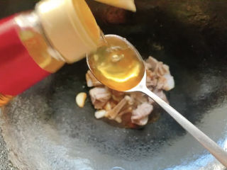 9、玉米烧排骨,一勺香醋加速软化,同时提升风味,让人开胃。