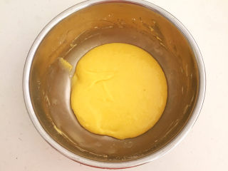 10、酸奶芝士蛋糕,翻拌均匀