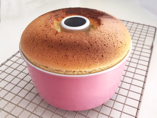 25、酸奶芝士蛋糕,烤好的蛋糕出炉了