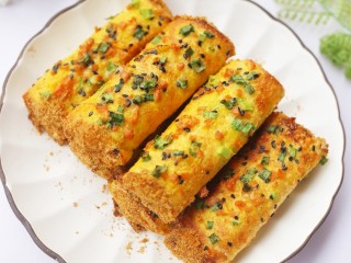 15、肉松芝士吐司卷,出炉。