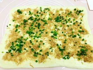 10、波兰种——香葱肉松手撕面包,撒上葱花