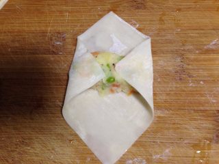 10、土豆沙拉卷,两边向中间折