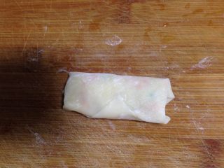 12、土豆沙拉卷,底部向上折卷起