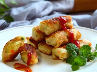 15、土豆沙拉卷,搭配番茄沙司食用