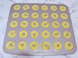 10、芝麻饼干,表面撒瓜子仁