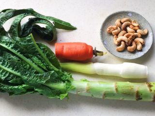 1、双脆时蔬,准备好食材