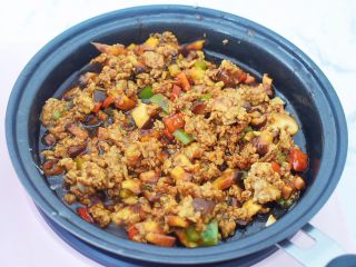 12、香菇肉酱拌面,翻炒均匀