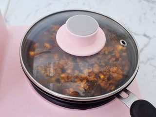 14、香菇肉酱拌面,煮沸