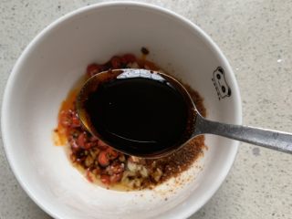 9、凉拌茄子,少许生抽